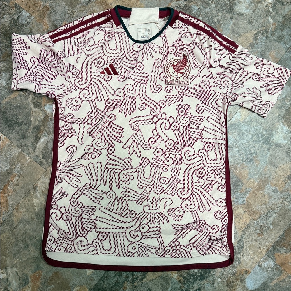 Adidas 2022 FIFA World Cup jersey. Size L slim fit